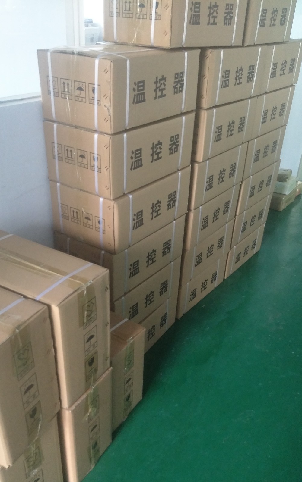 中央空調(diào)盤管溫控器、三速開關(guān)